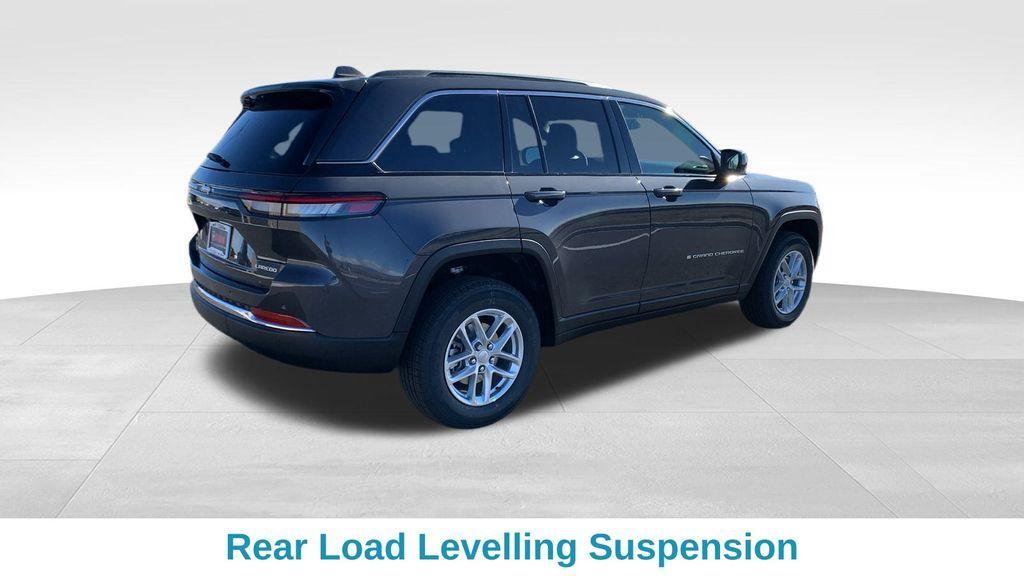 new 2025 Jeep Grand Cherokee car, priced at $40,171