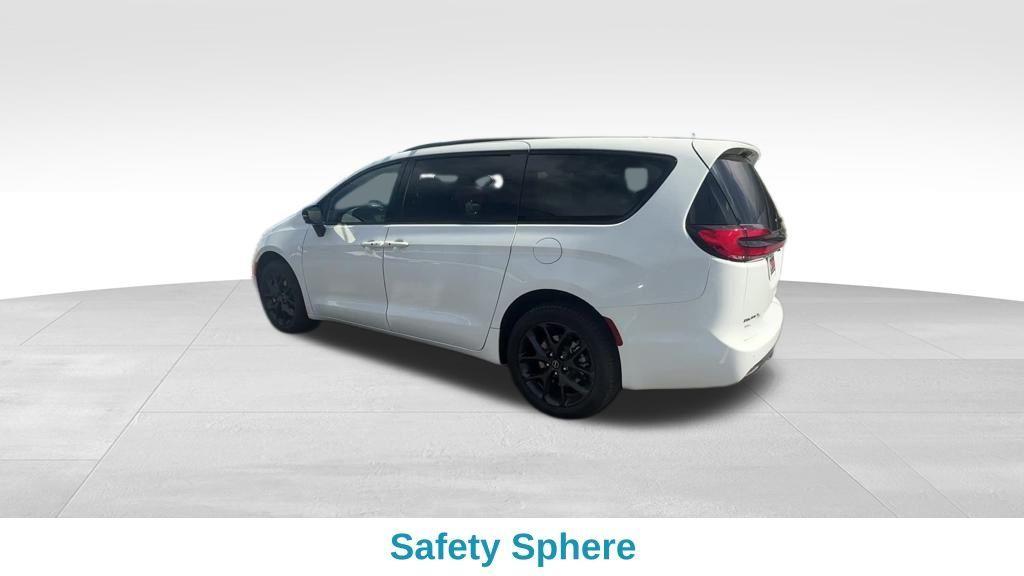 new 2026 Chrysler Pacifica car, priced at $57,230