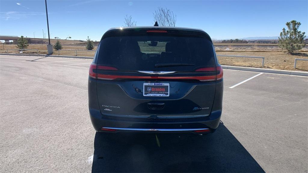 new 2025 Chrysler Pacifica Hybrid car, priced at $33,874