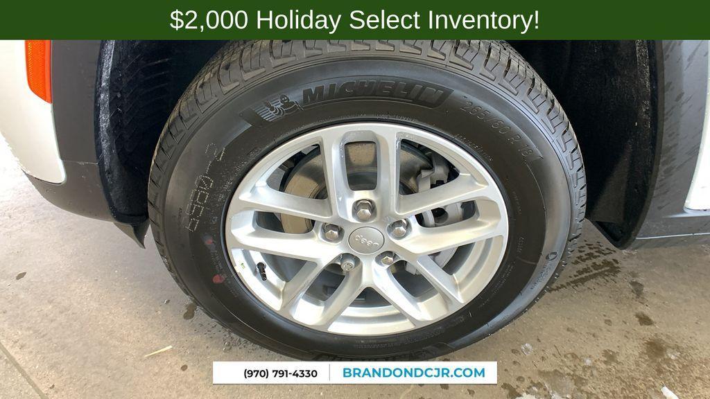 new 2025 Jeep Grand Cherokee car, priced at $39,005