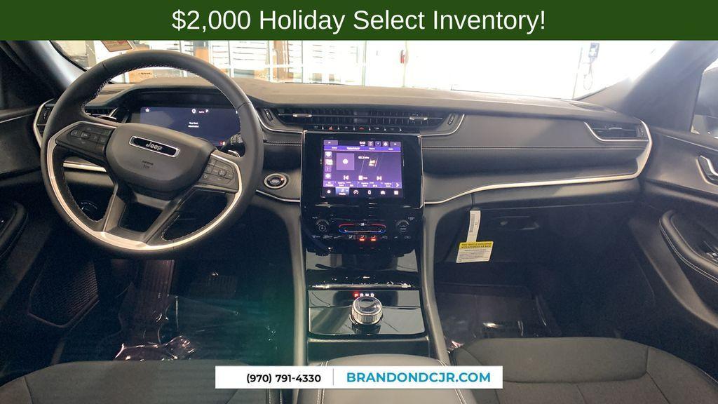 new 2025 Jeep Grand Cherokee car, priced at $39,005