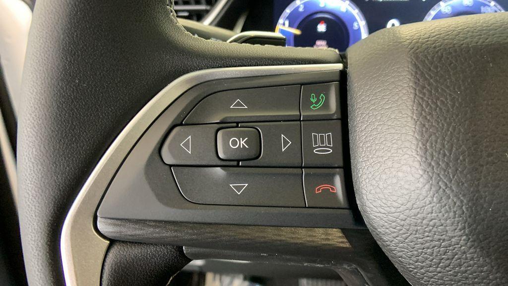 new 2025 Jeep Grand Cherokee car, priced at $37,582
