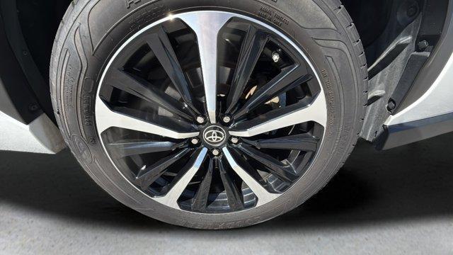 used 2022 Toyota Highlander car, priced at $36,600
