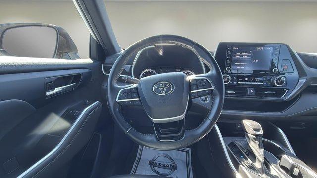 used 2022 Toyota Highlander car, priced at $36,600