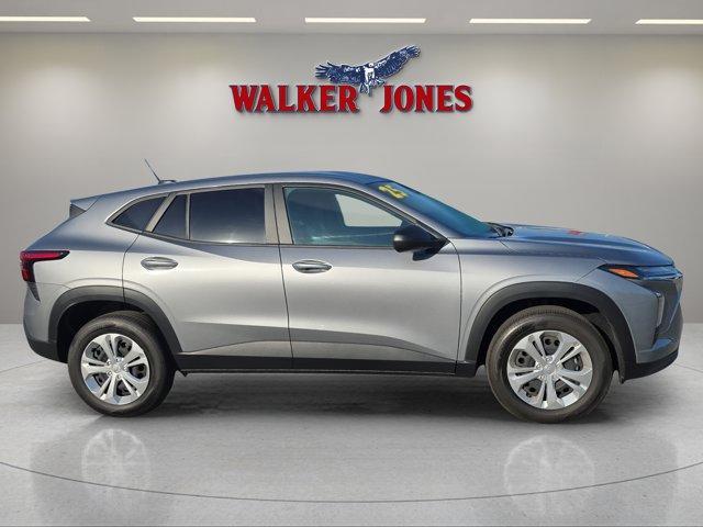 used 2025 Chevrolet Trax car, priced at $26,400
