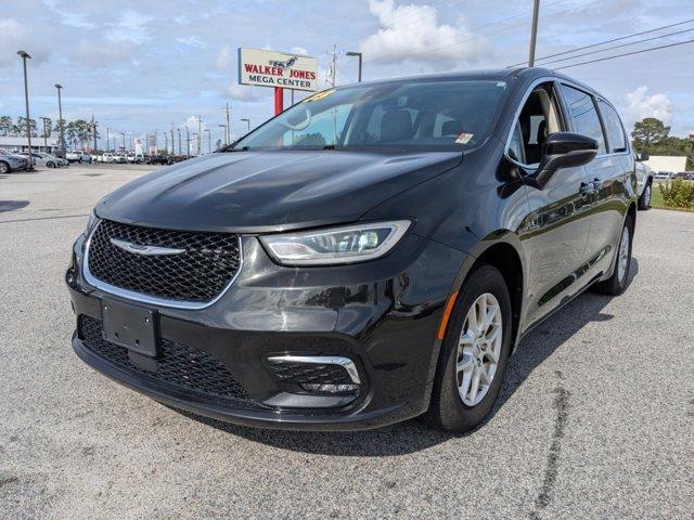 used 2023 Chrysler Pacifica car, priced at $28,200