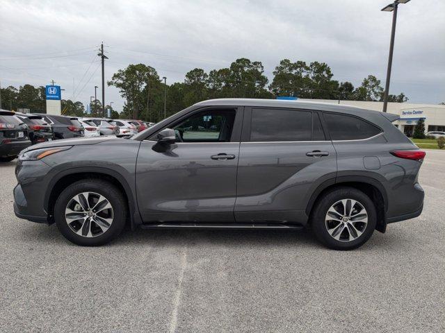 used 2023 Toyota Highlander car, priced at $45,725