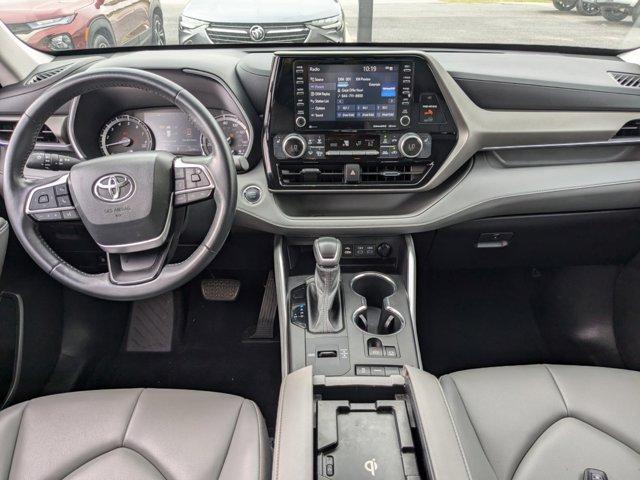 used 2022 Toyota Highlander car, priced at $37,700