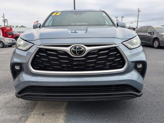 used 2022 Toyota Highlander car, priced at $37,700