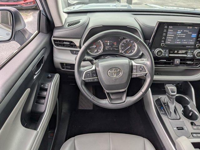 used 2022 Toyota Highlander car, priced at $37,700