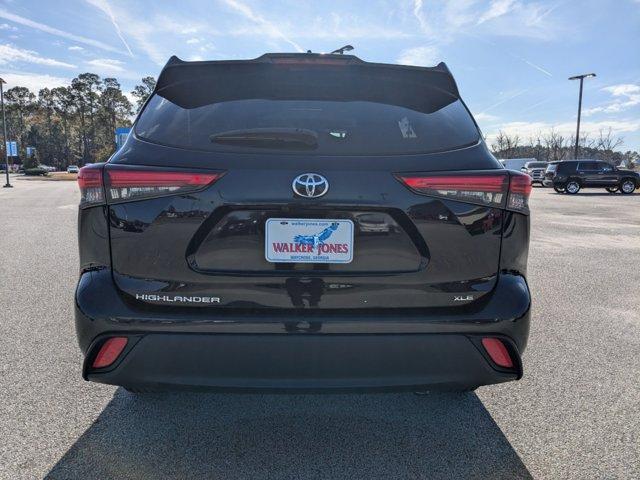 used 2022 Toyota Highlander car, priced at $34,425