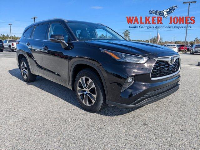 used 2022 Toyota Highlander car, priced at $34,425