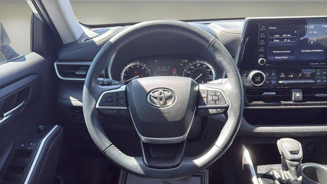 used 2022 Toyota Highlander car, priced at $35,025