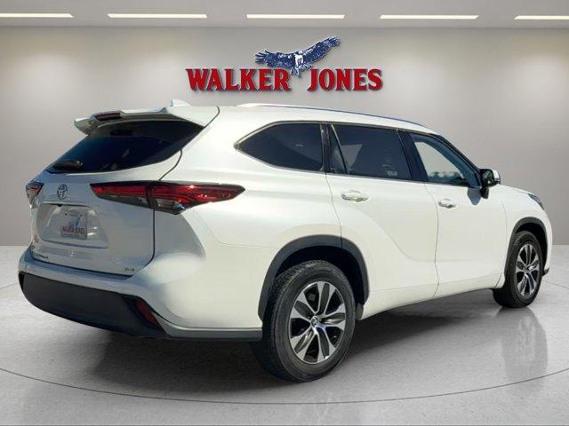 used 2021 Toyota Highlander car, priced at $27,975