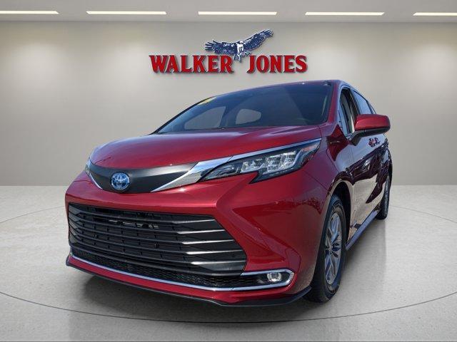 used 2021 Toyota Sienna car, priced at $39,991
