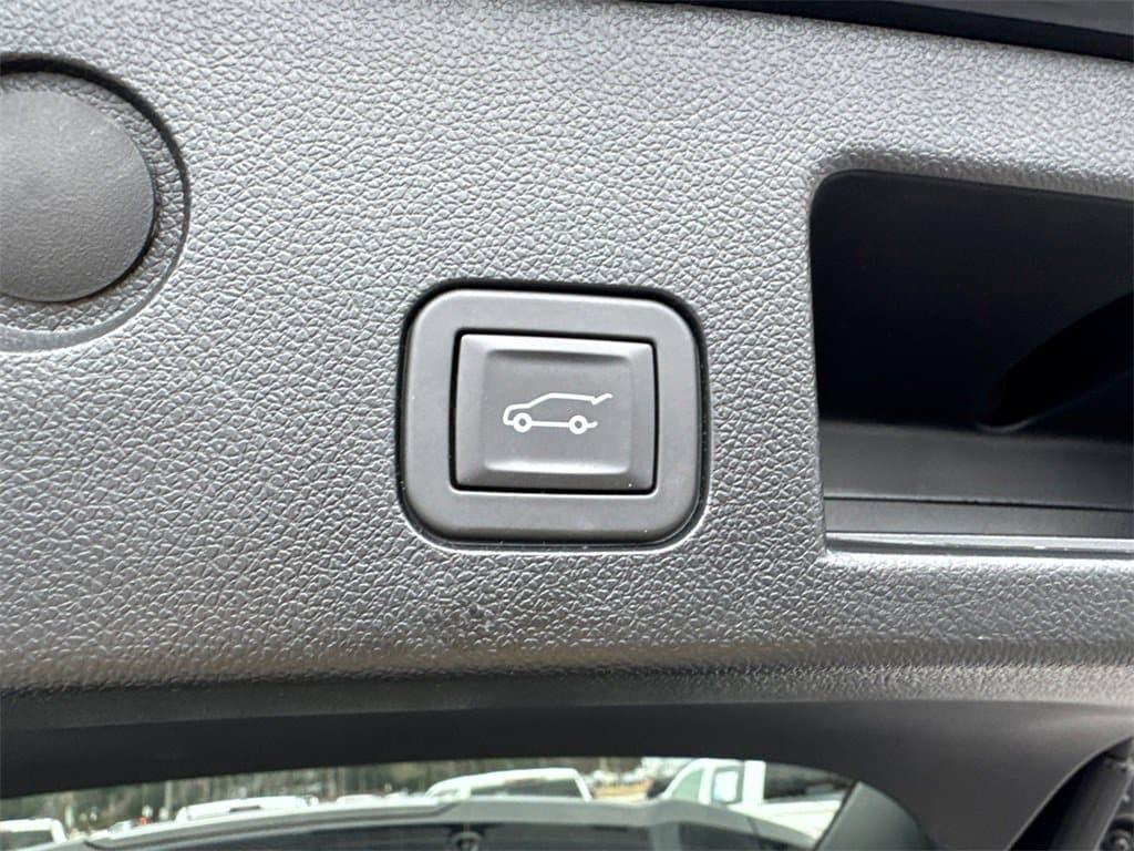 used 2025 Chevrolet Equinox car, priced at $24,557