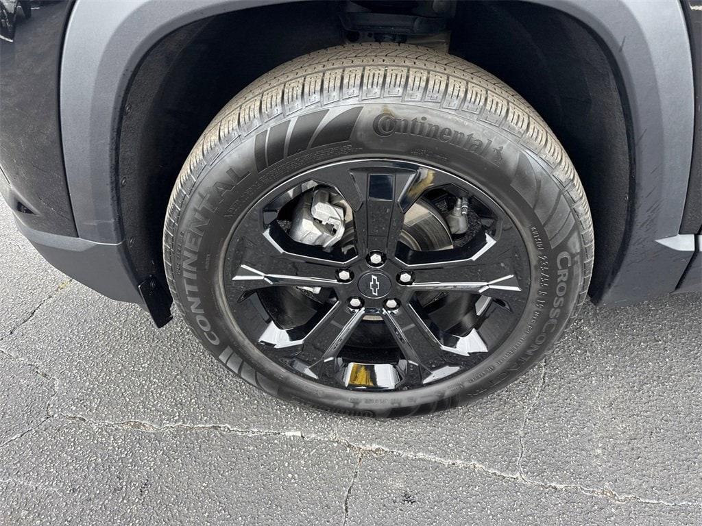 used 2025 Chevrolet Equinox car, priced at $24,557