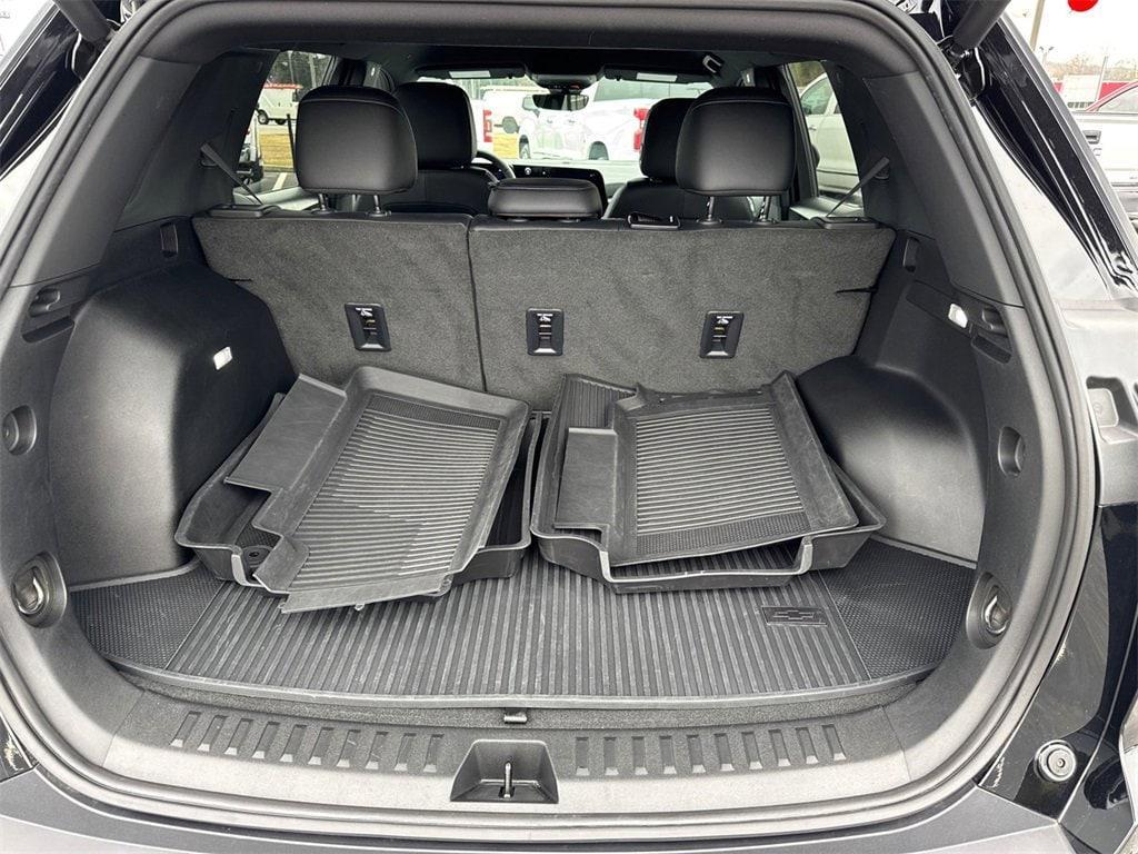 used 2025 Chevrolet Equinox car, priced at $24,557