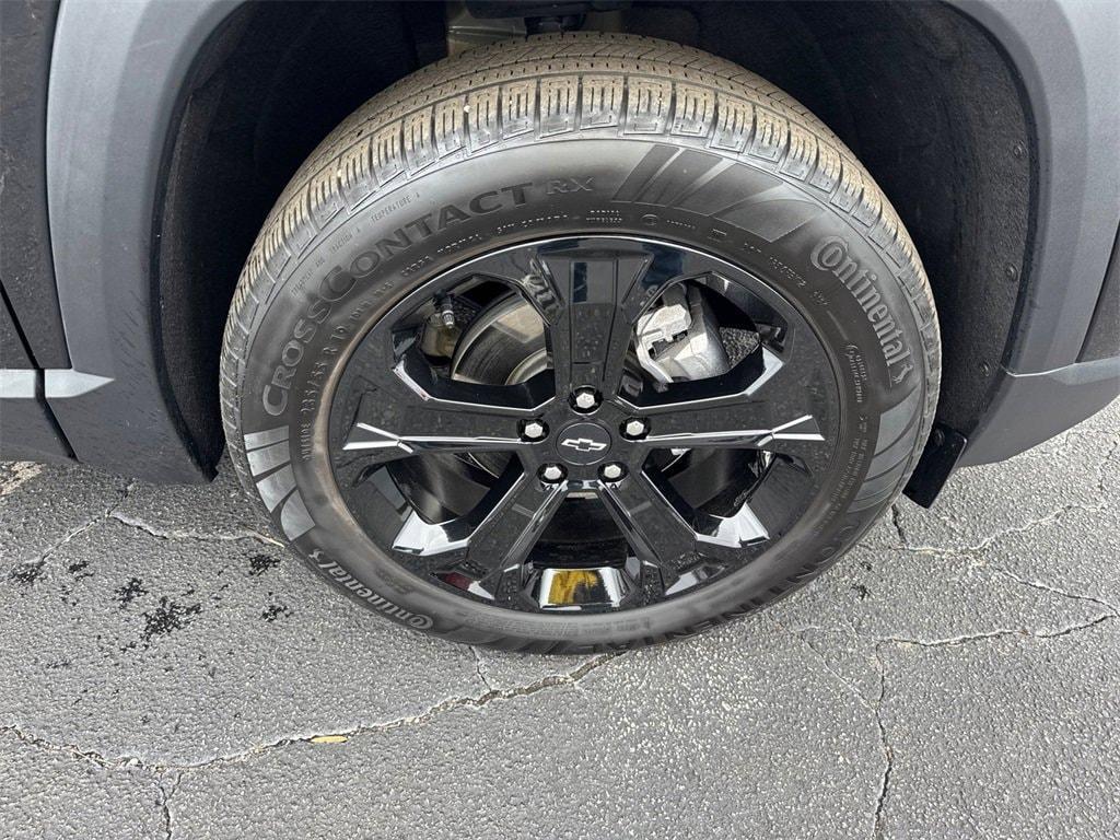 used 2025 Chevrolet Equinox car, priced at $24,557