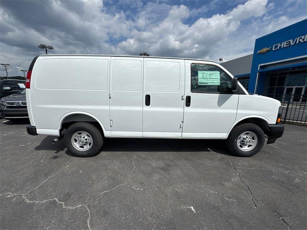 new 2025 Chevrolet Express 3500 car, priced at $48,197