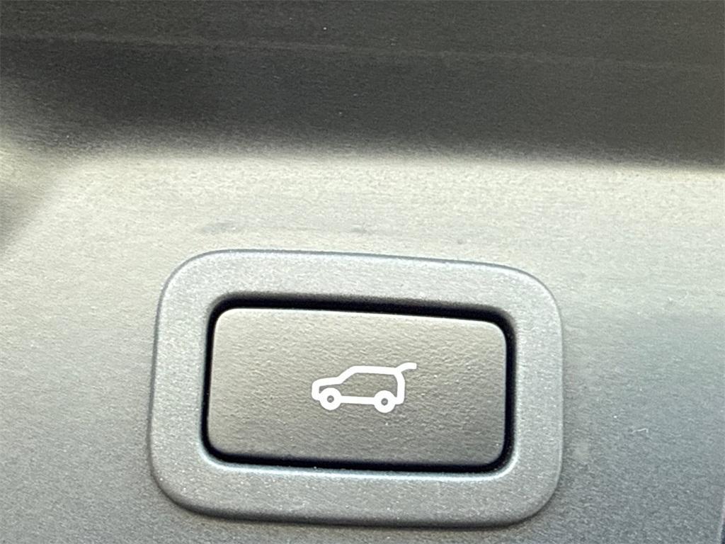 used 2018 Land Rover Range Rover Velar car, priced at $19,557