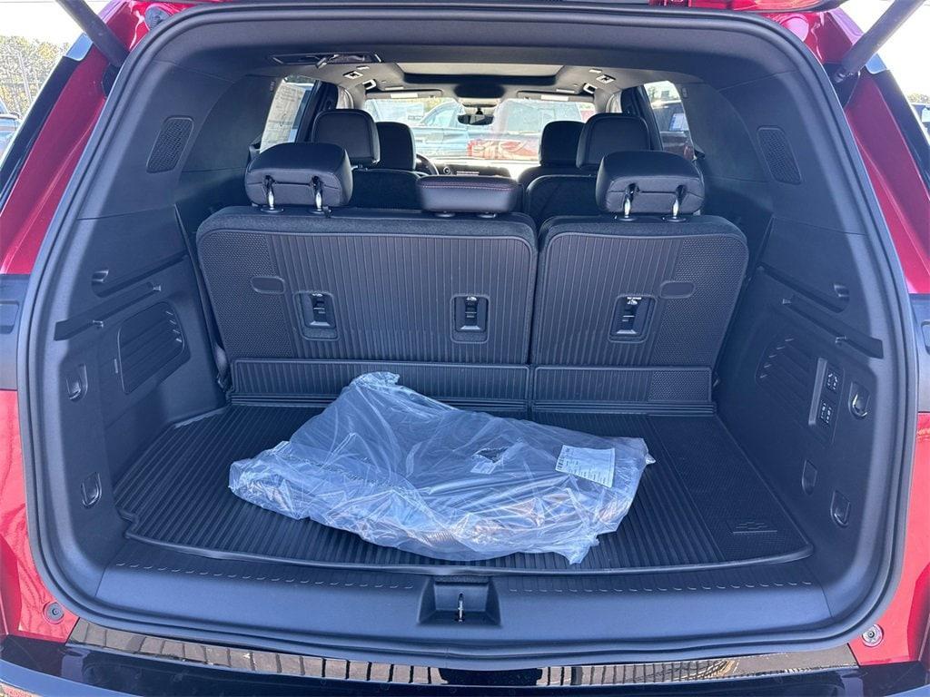 new 2026 Chevrolet Traverse car, priced at $57,215