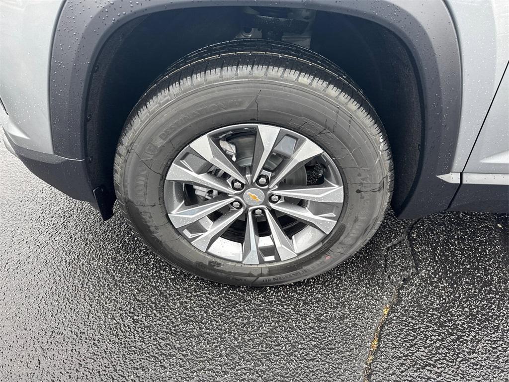 new 2026 Chevrolet Equinox car, priced at $27,490