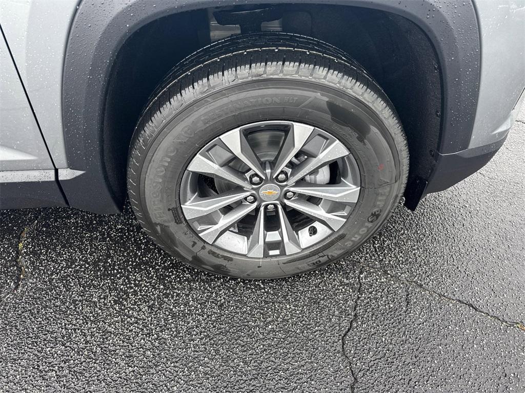 new 2026 Chevrolet Equinox car, priced at $27,490