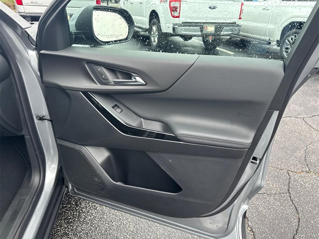 new 2026 Chevrolet Equinox car, priced at $27,490