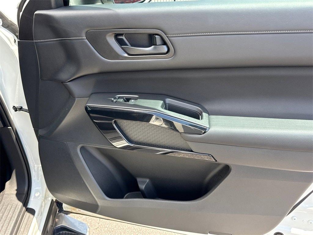 used 2024 Nissan Pathfinder car, priced at $30,354