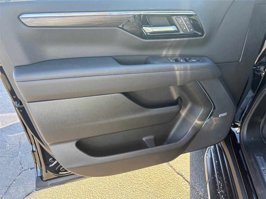 new 2026 Chevrolet Suburban car, priced at $76,275