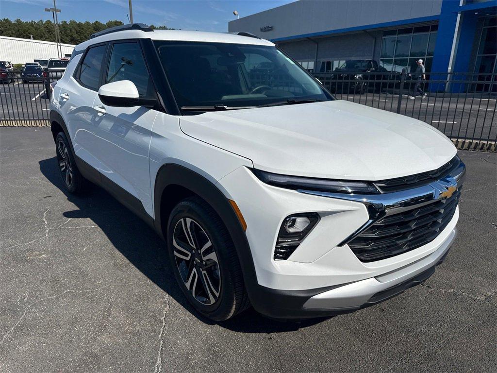 new 2025 Chevrolet TrailBlazer car, priced at $29,070