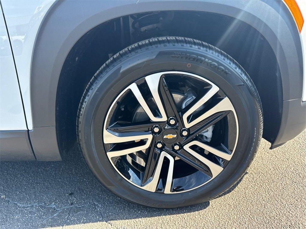 new 2025 Chevrolet TrailBlazer car, priced at $29,070