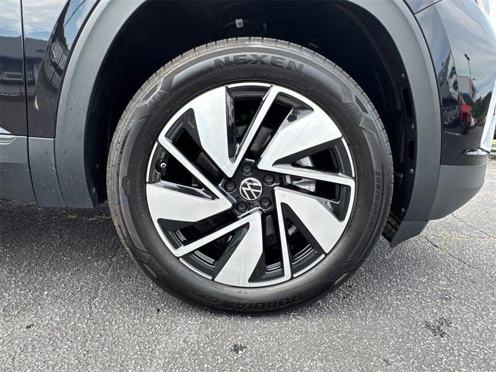 used 2024 Volkswagen Atlas car, priced at $33,854