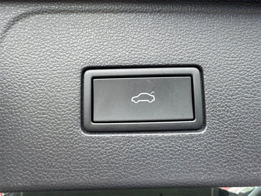 used 2024 Volkswagen Atlas car, priced at $33,854