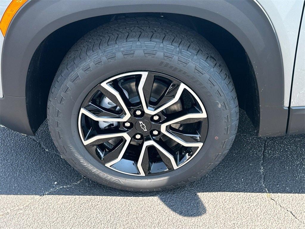 new 2025 Chevrolet TrailBlazer car, priced at $31,594