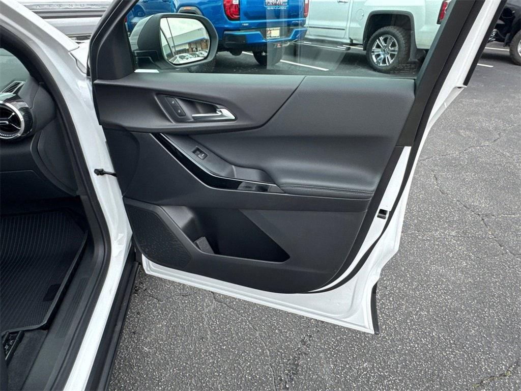 new 2026 Chevrolet Equinox car, priced at $31,610