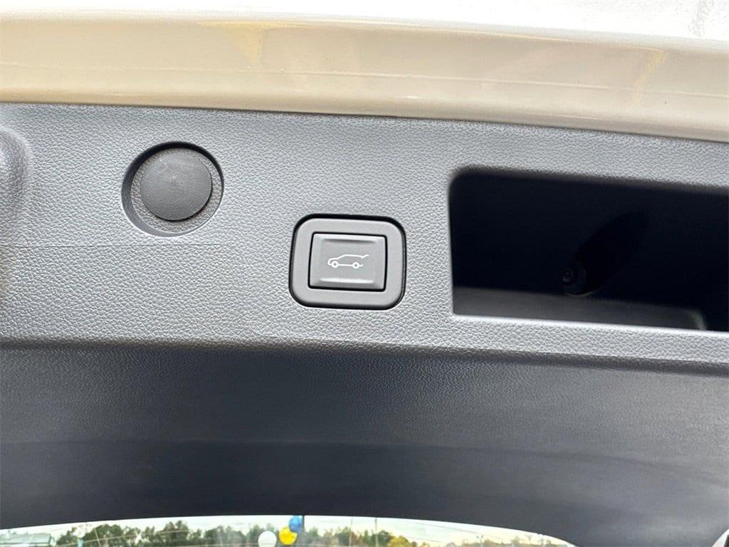 new 2026 Chevrolet Equinox car, priced at $31,610