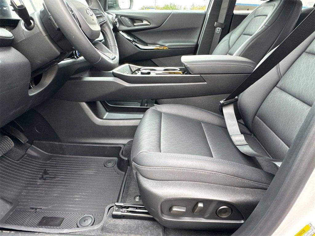 new 2026 Chevrolet Equinox car, priced at $31,610