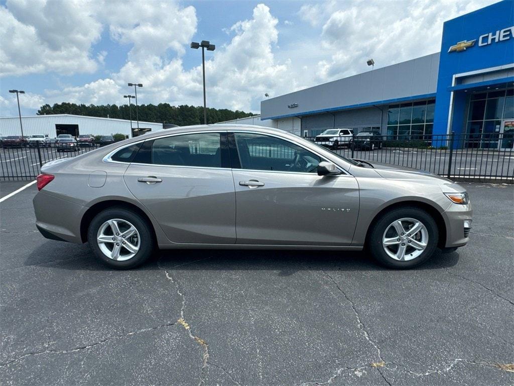 new 2025 Chevrolet Malibu car, priced at $23,380