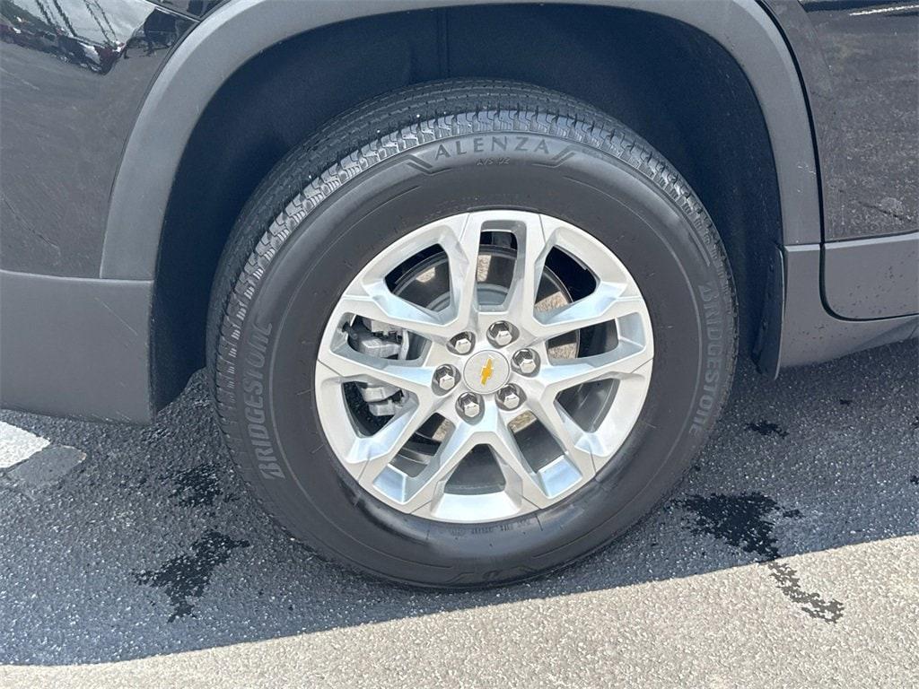 used 2023 Chevrolet Traverse car, priced at $27,546