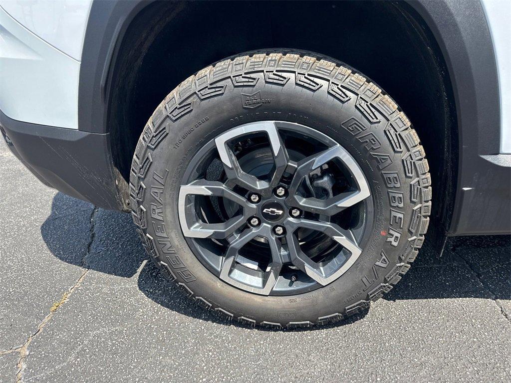 new 2026 Chevrolet Equinox car, priced at $37,610