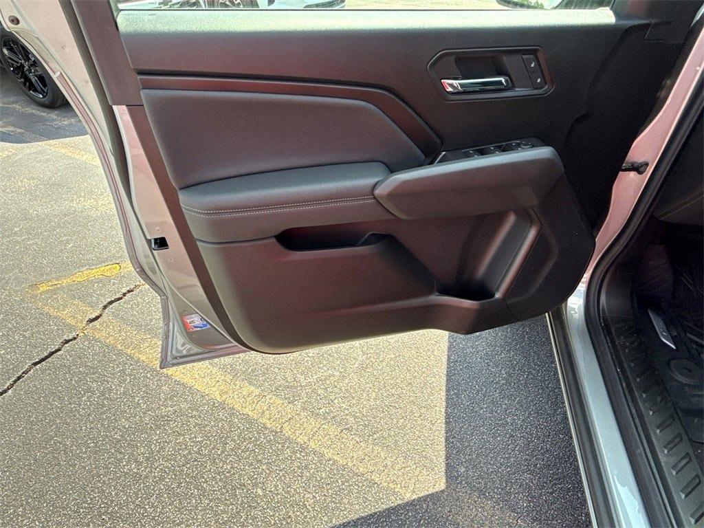 new 2025 Chevrolet Colorado car, priced at $38,079