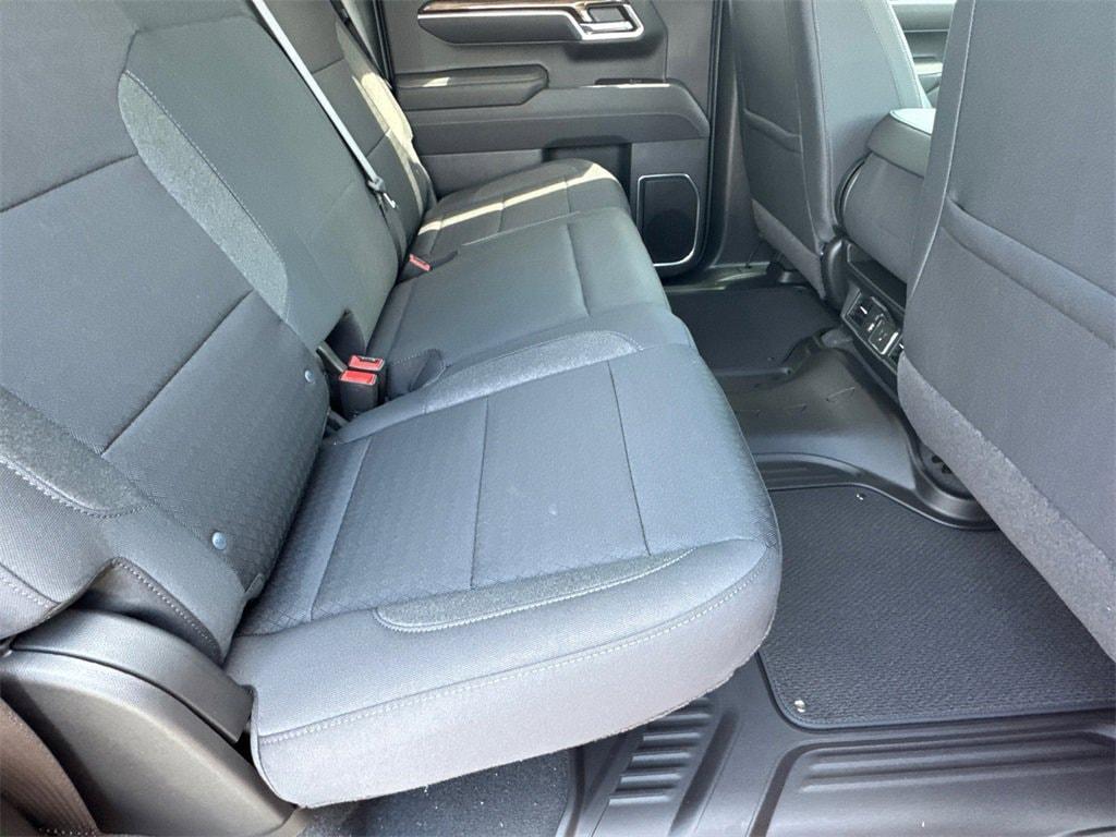 new 2025 Chevrolet Silverado 1500 car, priced at $41,040