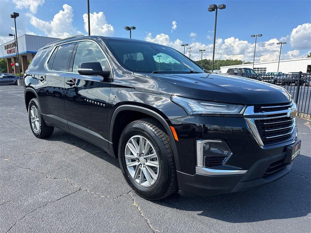 used 2022 Chevrolet Traverse car, priced at $19,274