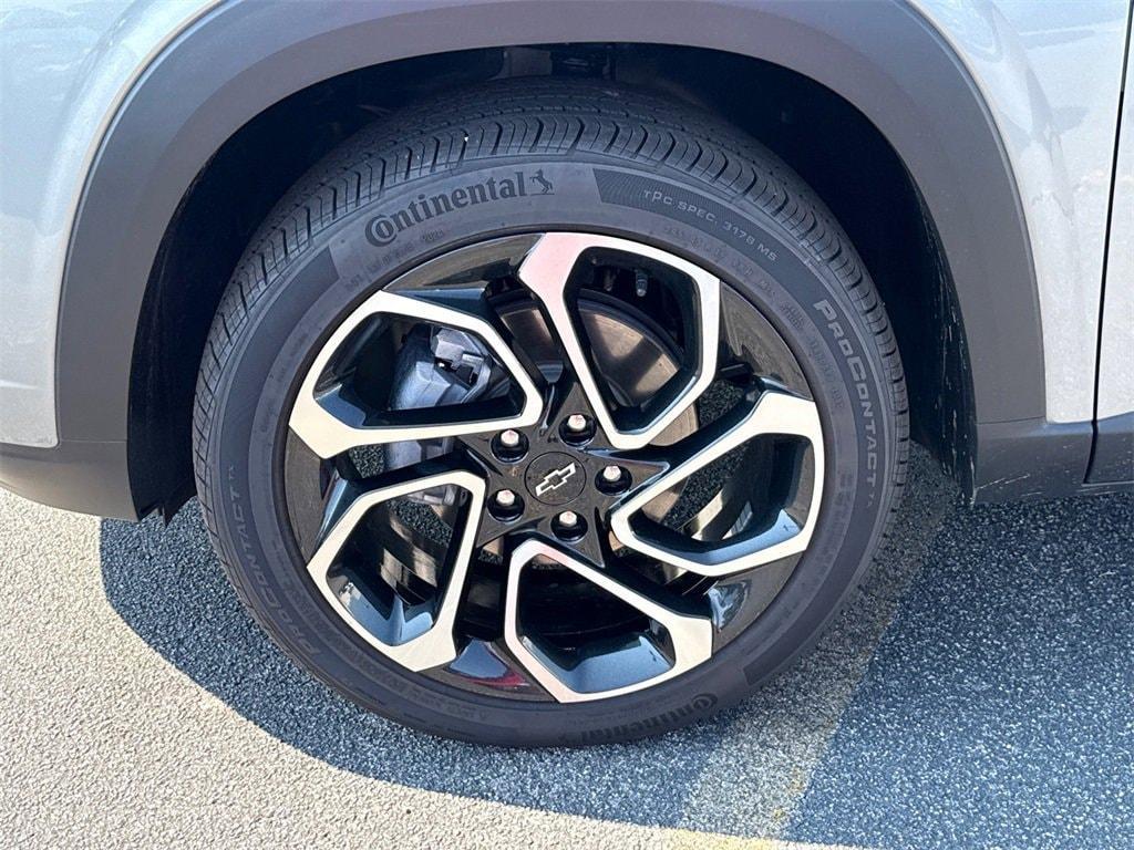 new 2025 Chevrolet Trax car, priced at $27,085