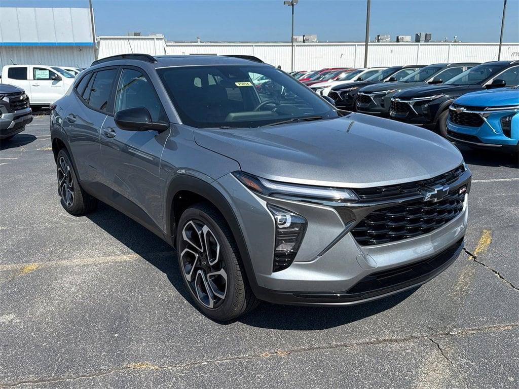 new 2025 Chevrolet Trax car, priced at $27,085