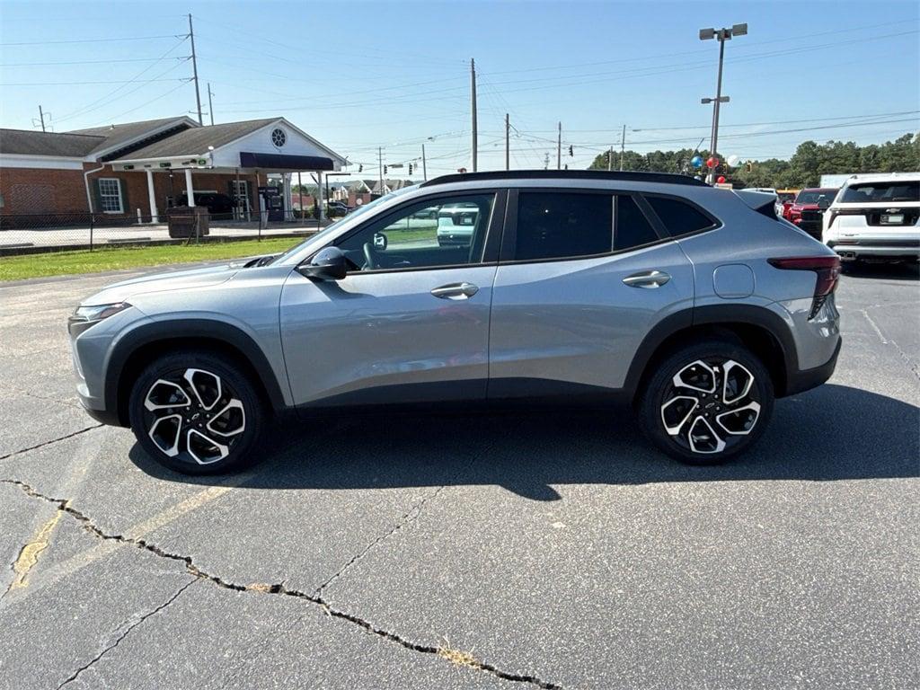 new 2025 Chevrolet Trax car, priced at $27,085