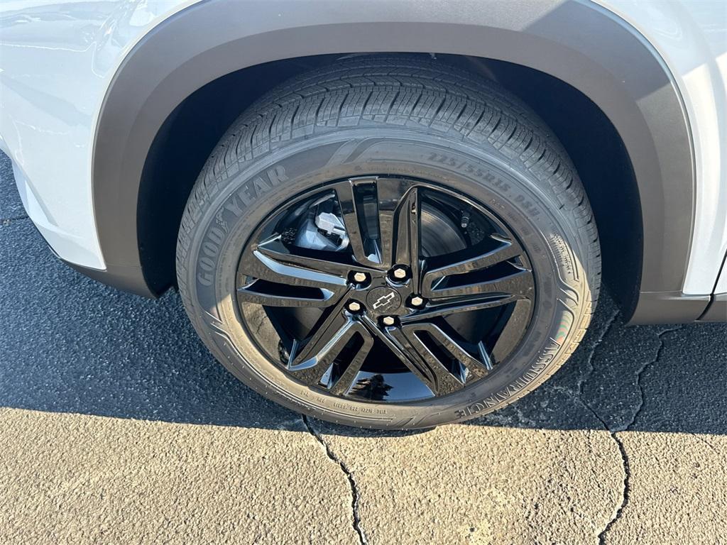 new 2026 Chevrolet Trax car, priced at $27,885