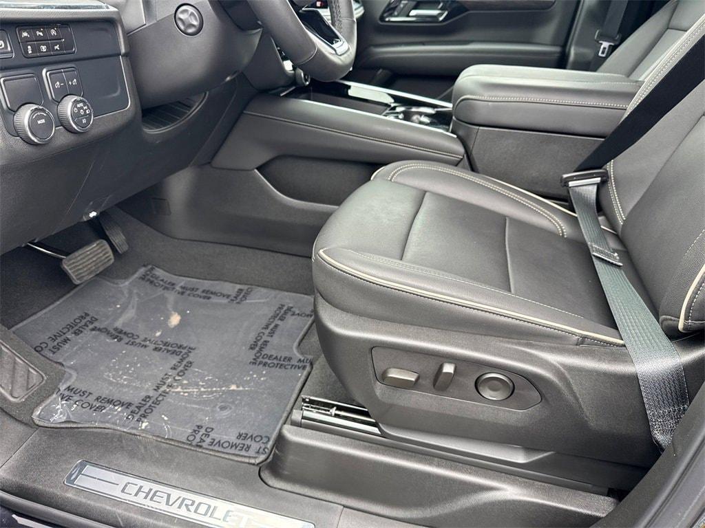 new 2025 Chevrolet Suburban car, priced at $79,120